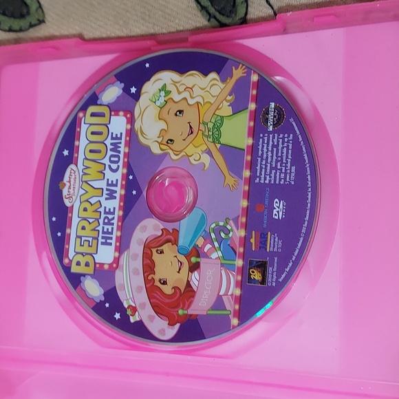 Strawberry Shortcake Berrywood Here We Come - Picture 3 of 5